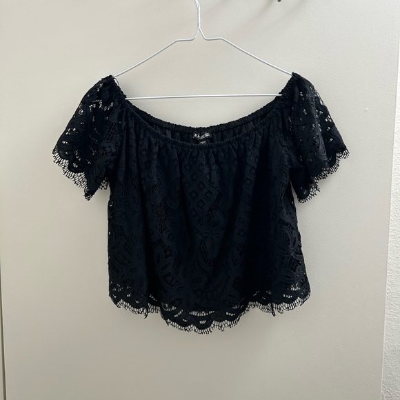 Lace over shoulder top - Picture 1 of 6